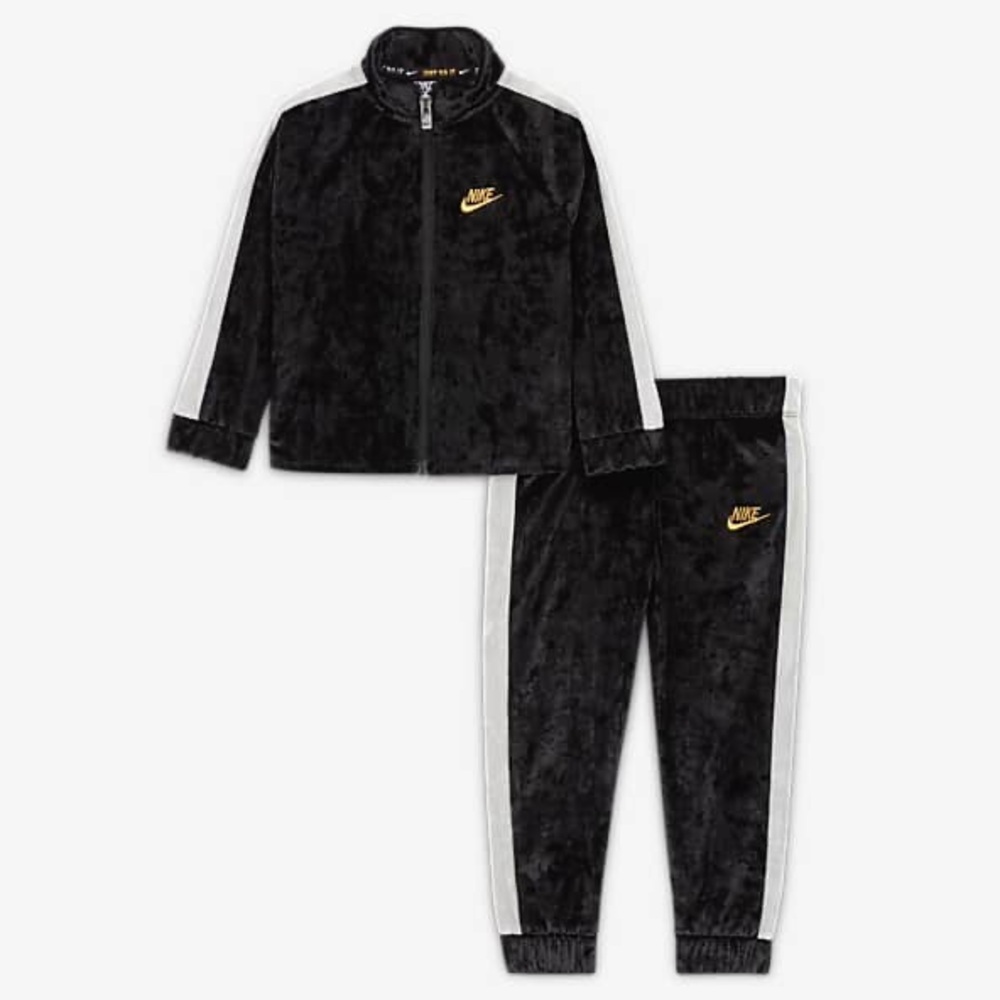 Nike Kids Matching Set in Black and Gold